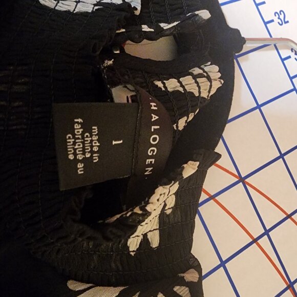 Halogen daisy print sleeveless pleated maxi dress Missing Button Large - Picture 9 of 12